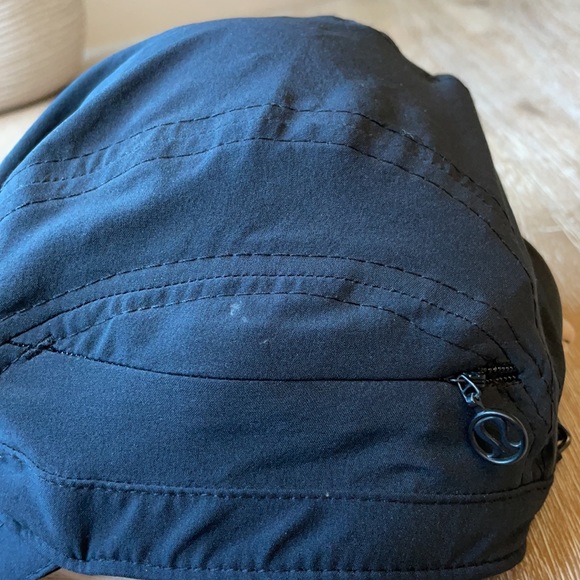 Lululemon Women’s Hat with Zipper - Picture 3 of 10